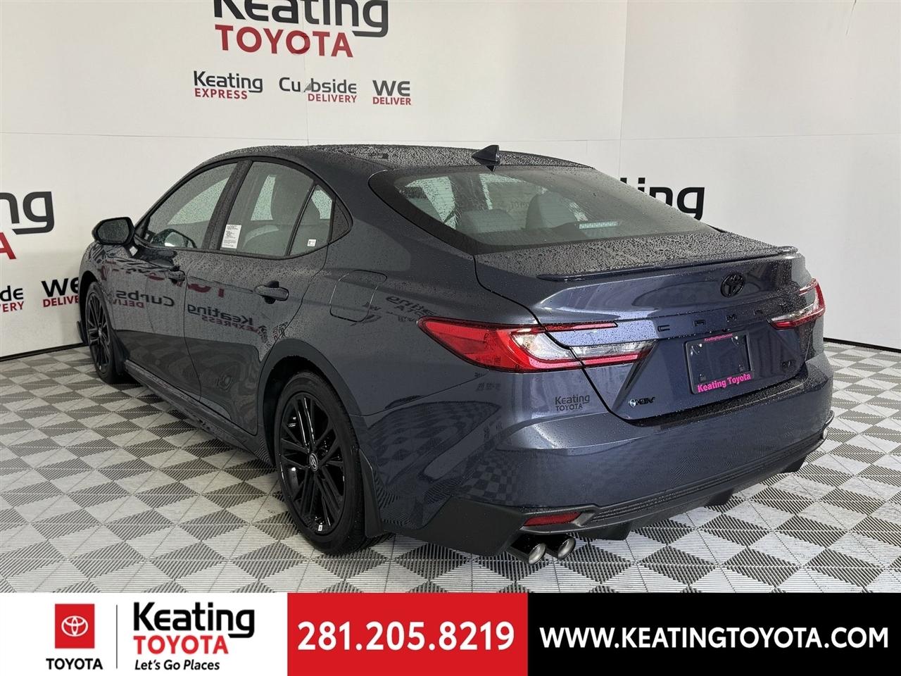 Toyota Camry Hybrid XLE 2026