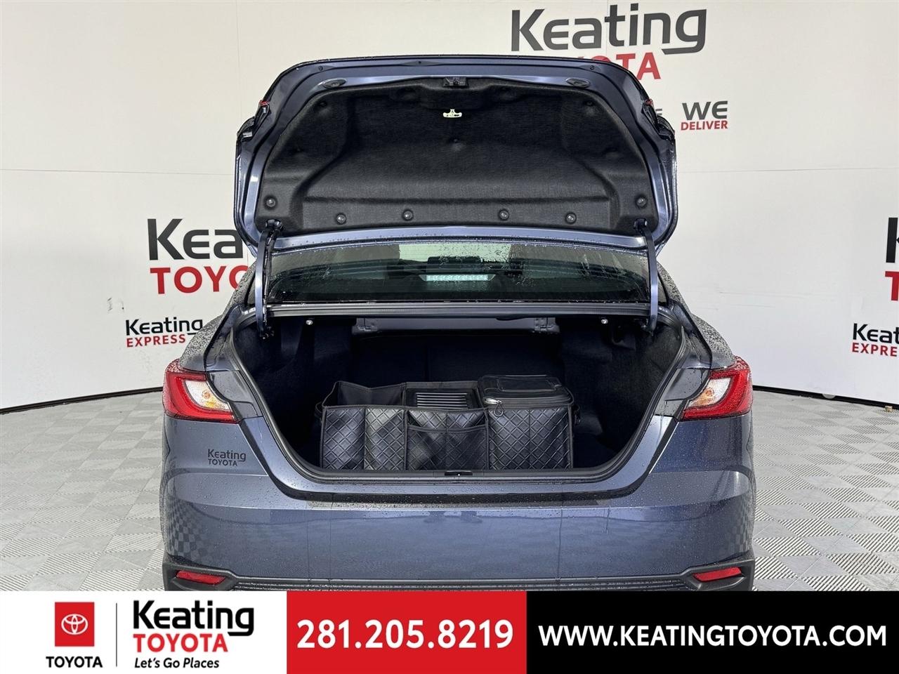 Toyota Camry Hybrid XLE 2026