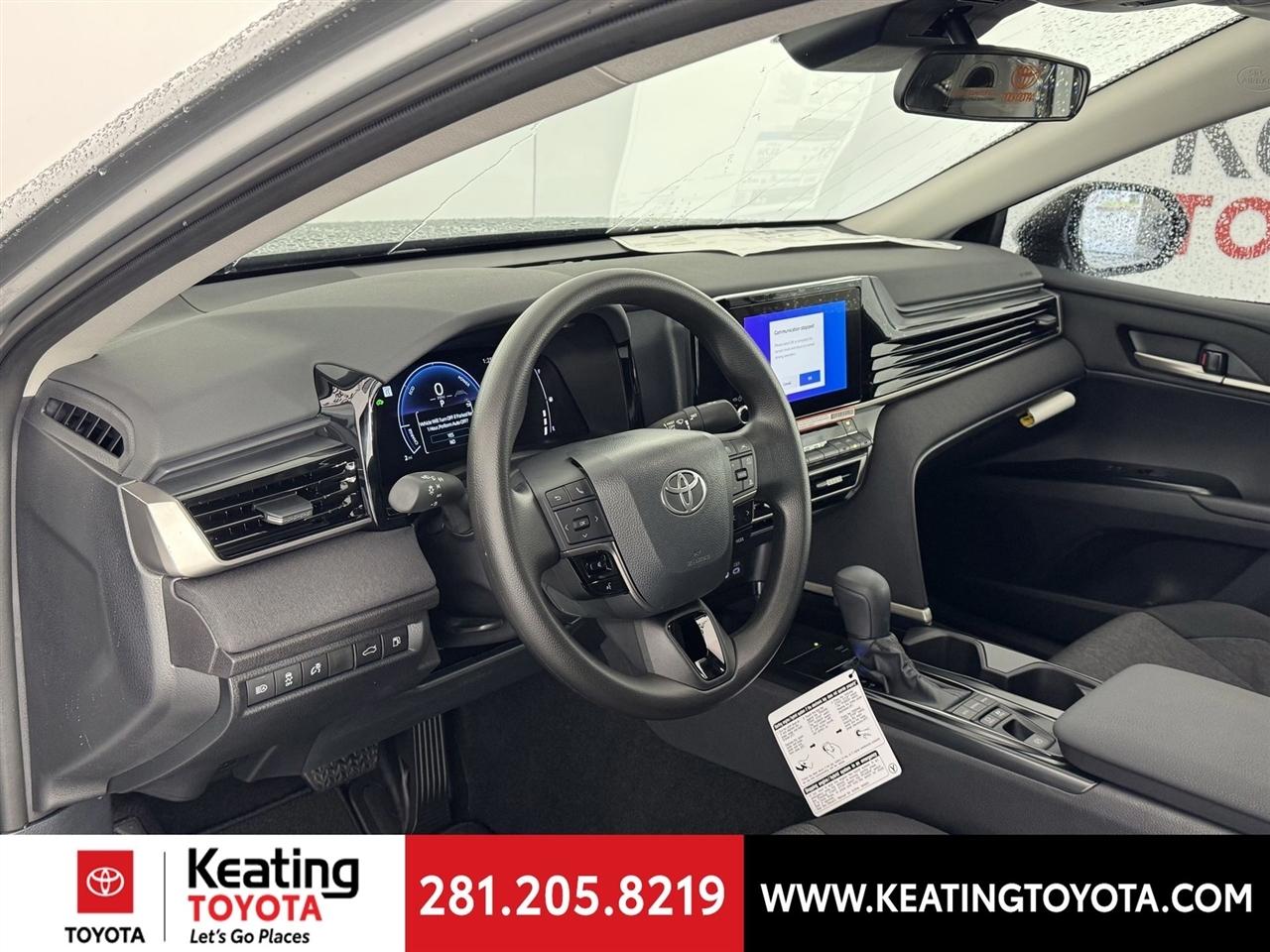 Toyota Camry Hybrid XLE 2026