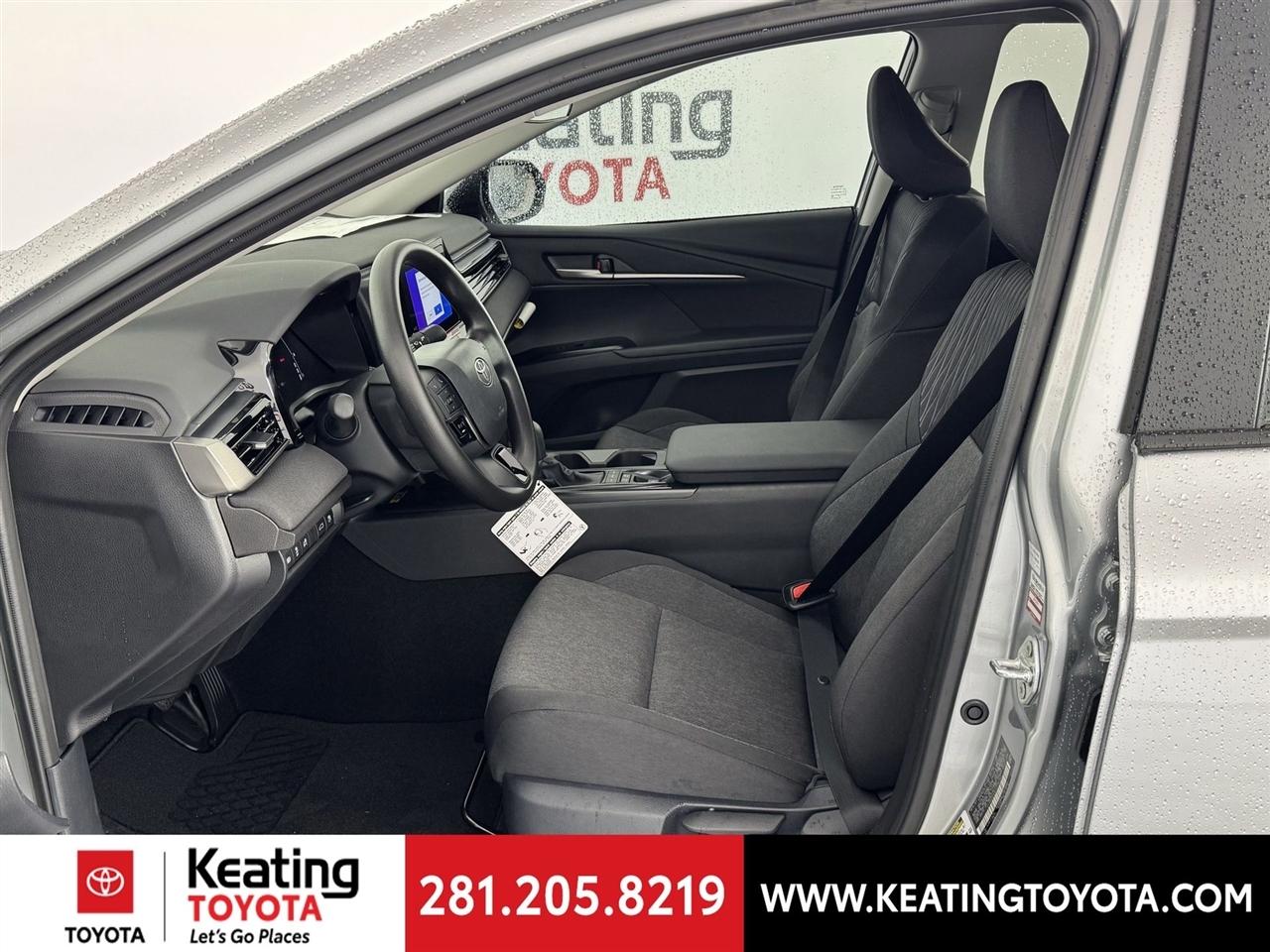 Toyota Camry Hybrid XLE 2026