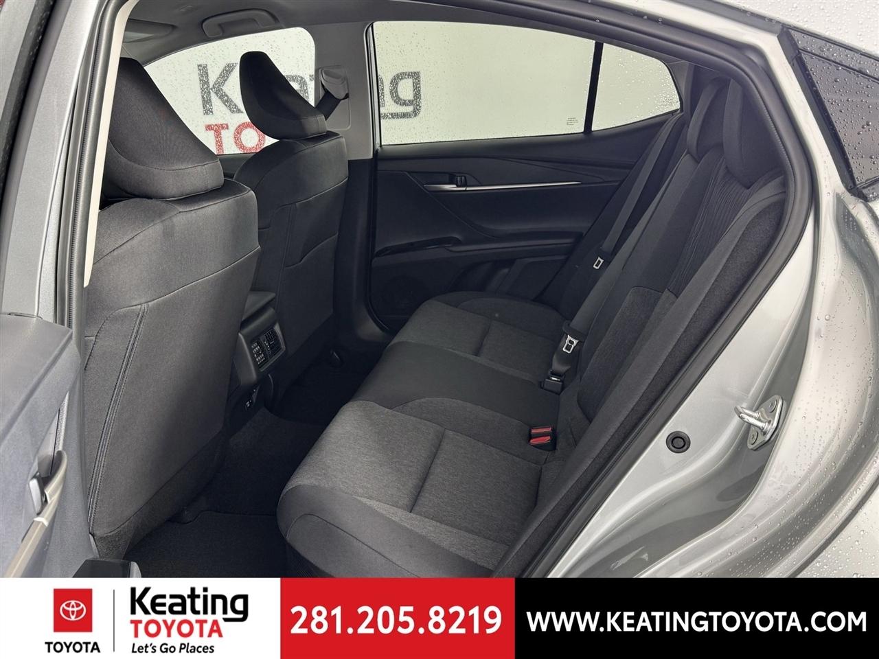 Toyota Camry Hybrid XLE 2026