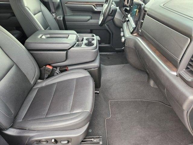 GMC Sierra 1500 SLT Crew Cab 4WD 2025