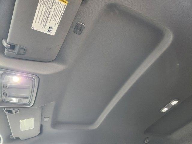 GMC Sierra 1500 SLT Crew Cab 4WD 2025