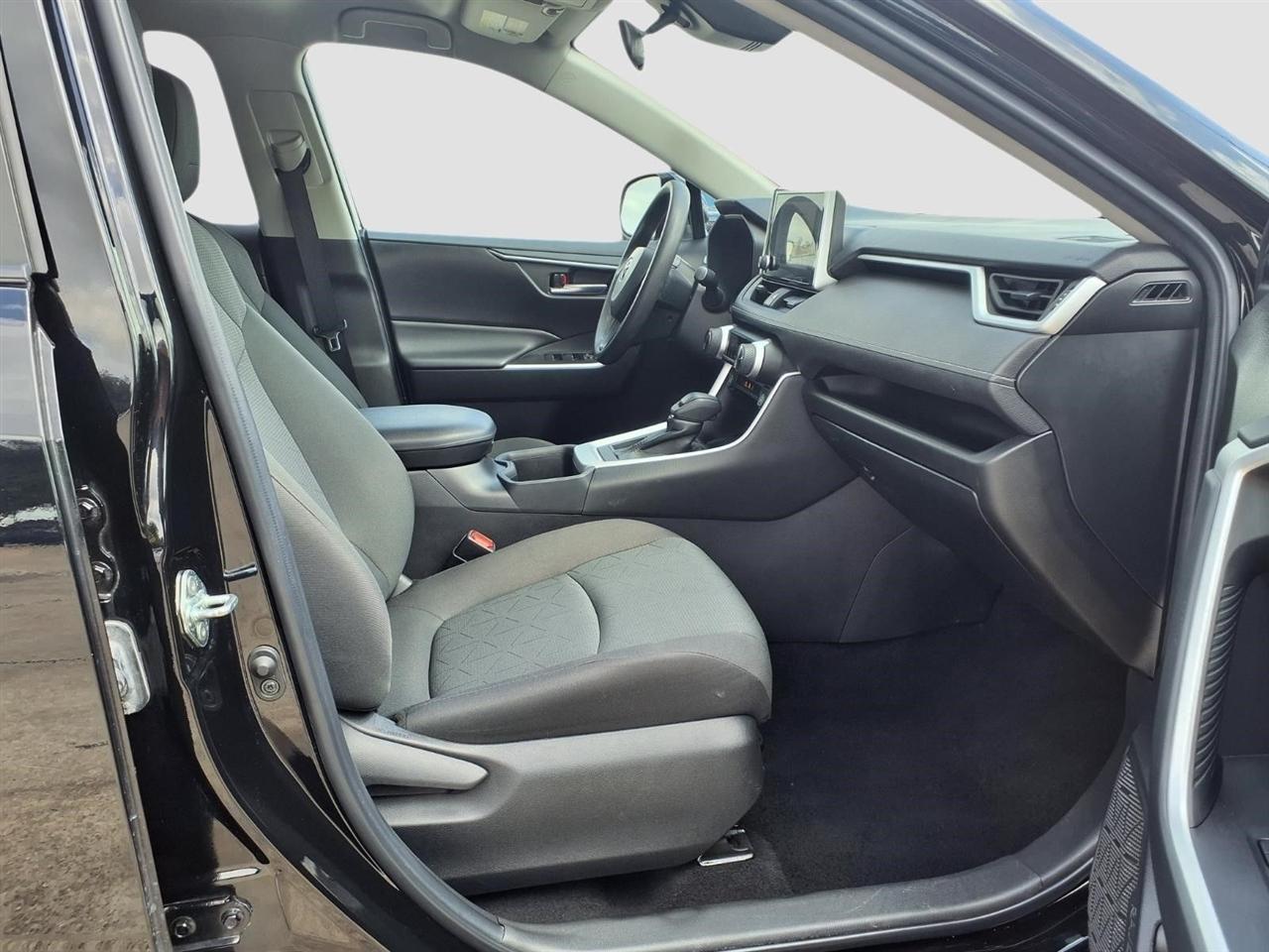 Toyota RAV4 XLE 2023