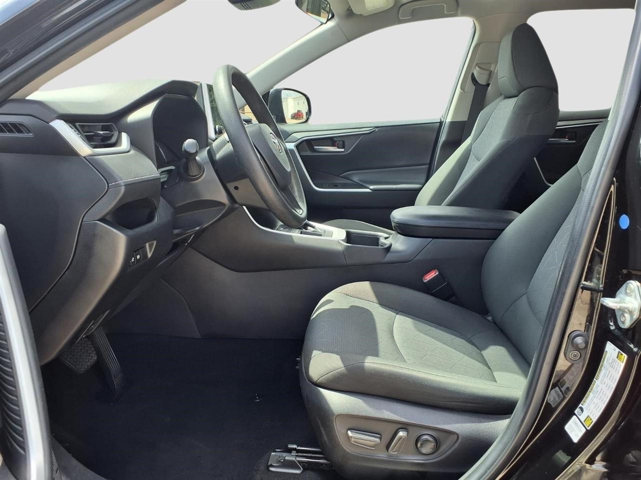 Toyota RAV4 XLE 2023