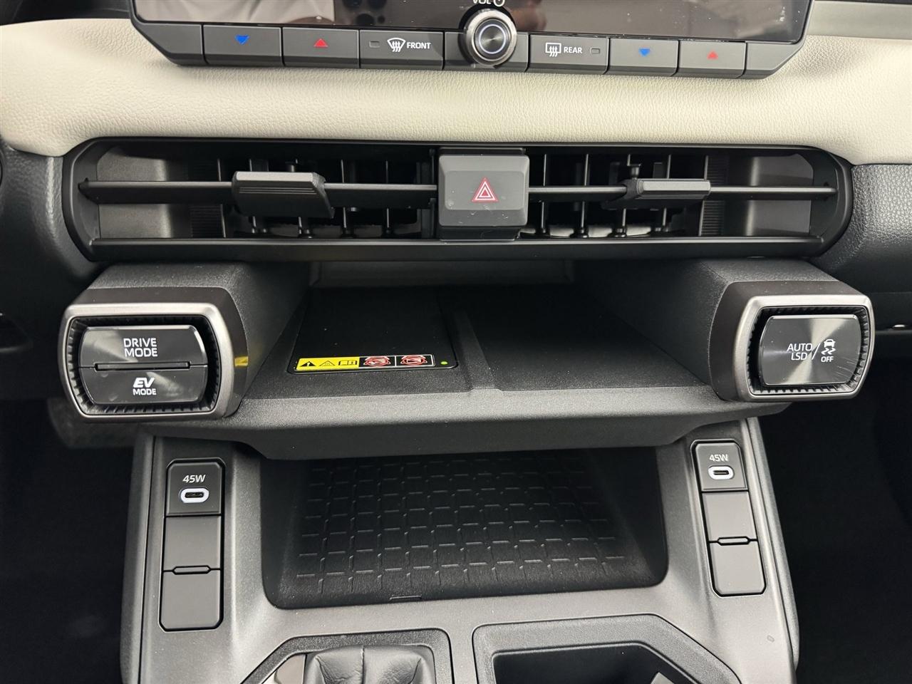 Toyota RAV4 Hybrid LE AWD 2026