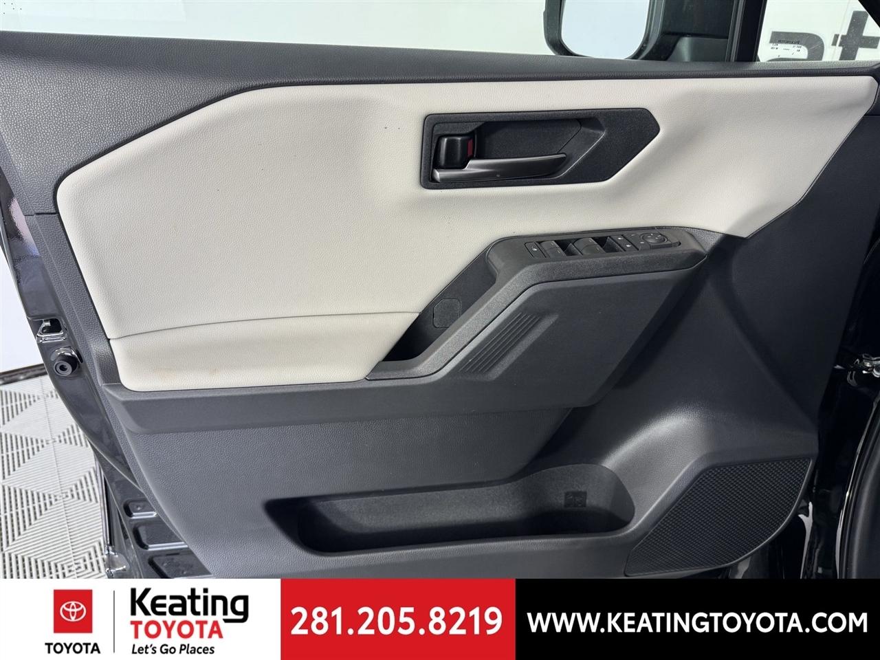 Toyota RAV4 Hybrid LE AWD 2026