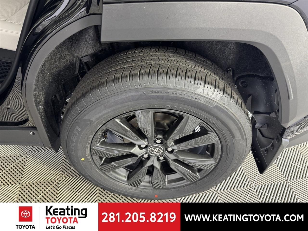 Toyota RAV4 Hybrid LE AWD 2026