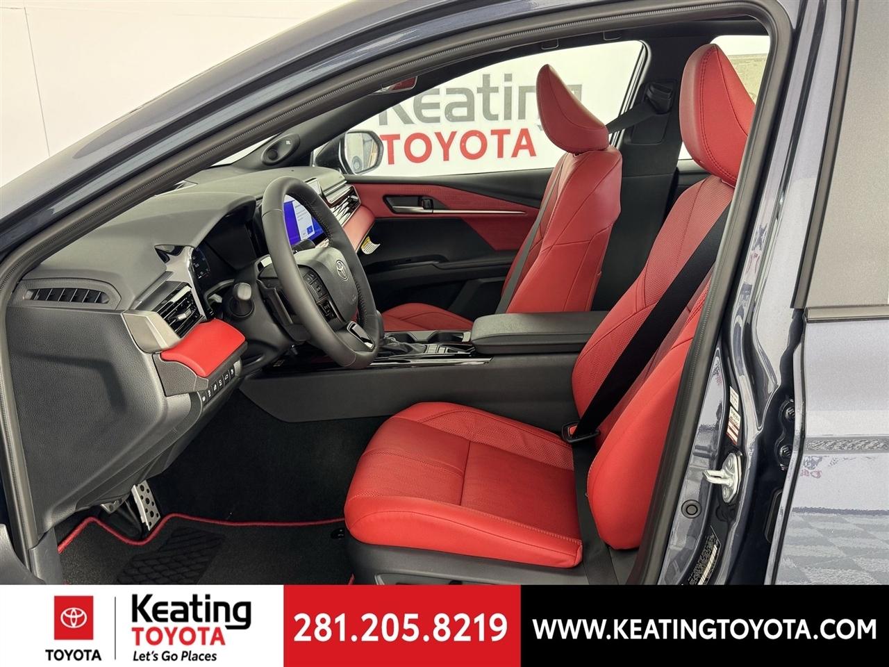 Toyota Camry Hybrid XLE 2026