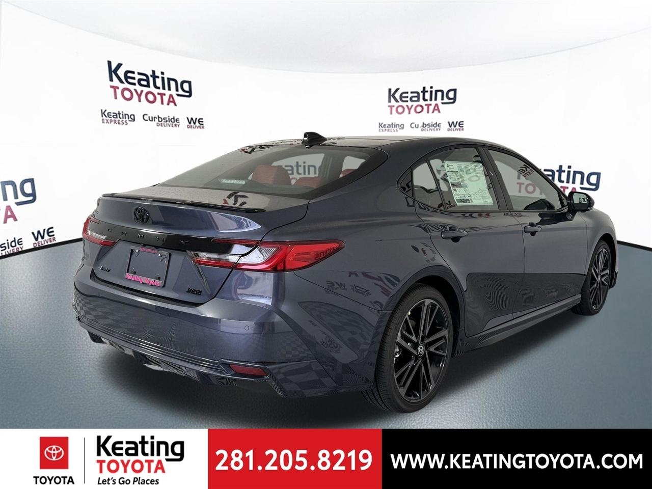 Toyota Camry Hybrid XLE 2026