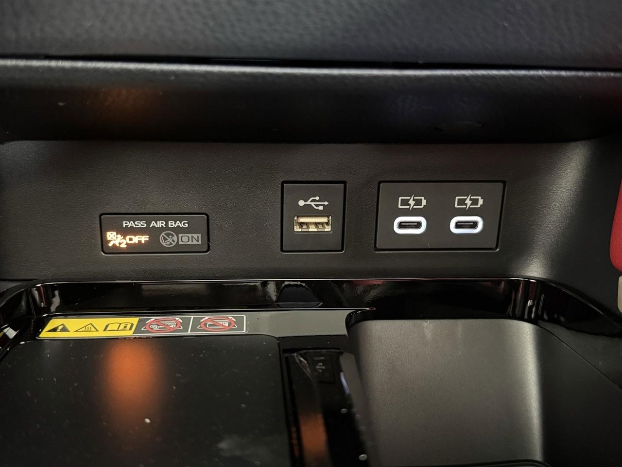 Toyota Camry Hybrid XLE 2026
