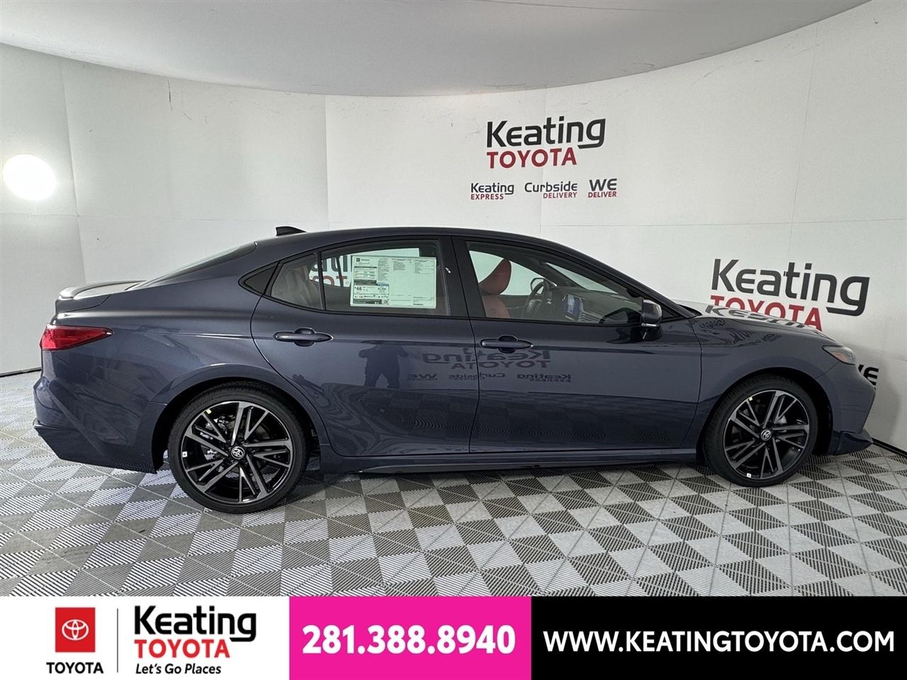 Toyota Camry Hybrid XLE 2026