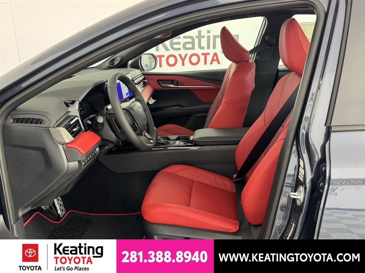 Toyota Camry Hybrid XLE 2026