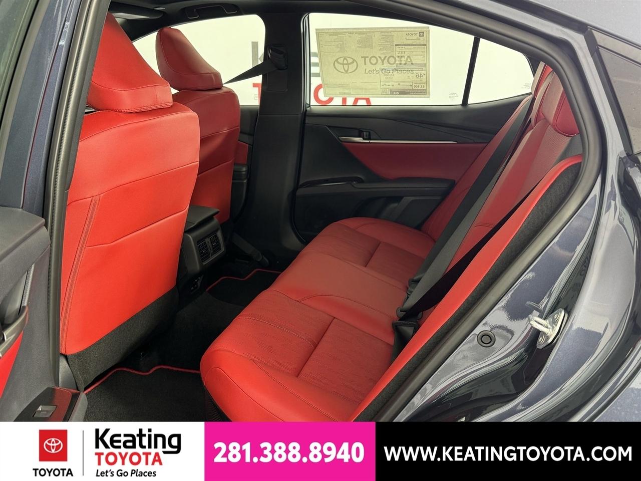 Toyota Camry Hybrid XLE 2026