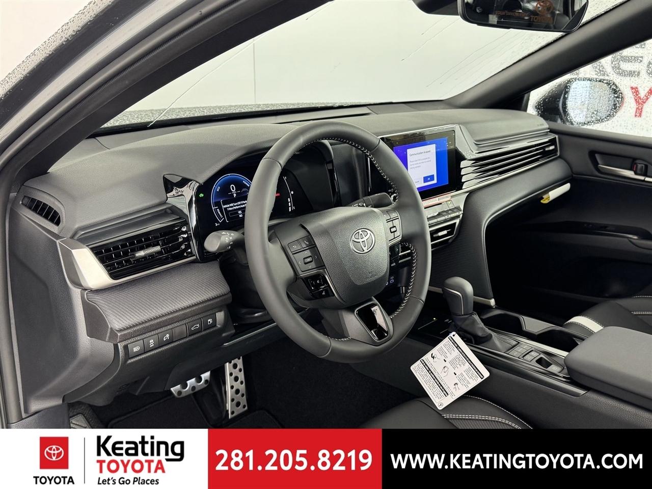 Toyota Camry Hybrid XLE 2026