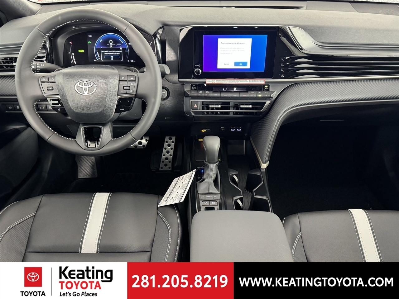 Toyota Camry Hybrid XLE 2026