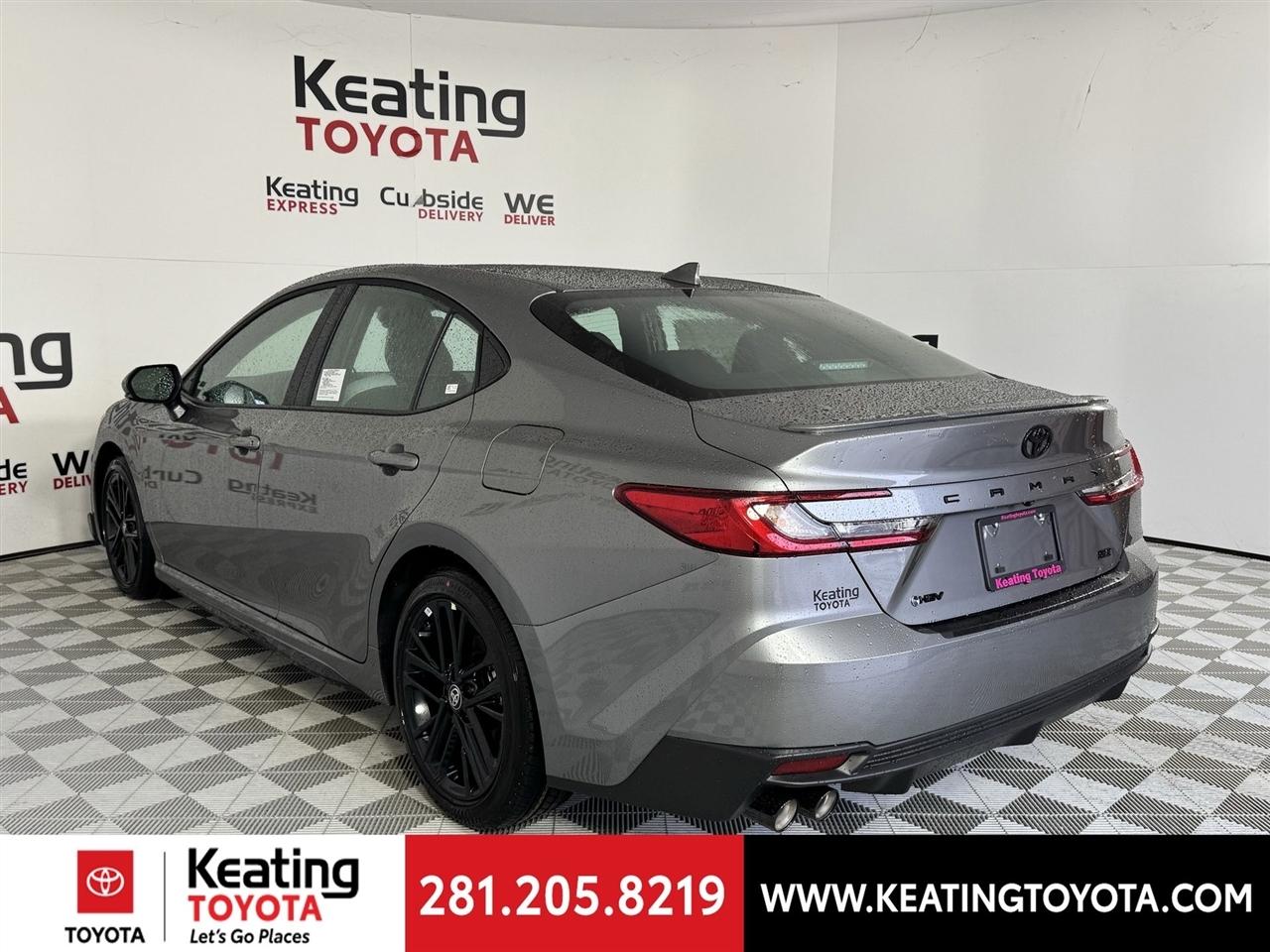 Toyota Camry Hybrid XLE 2026