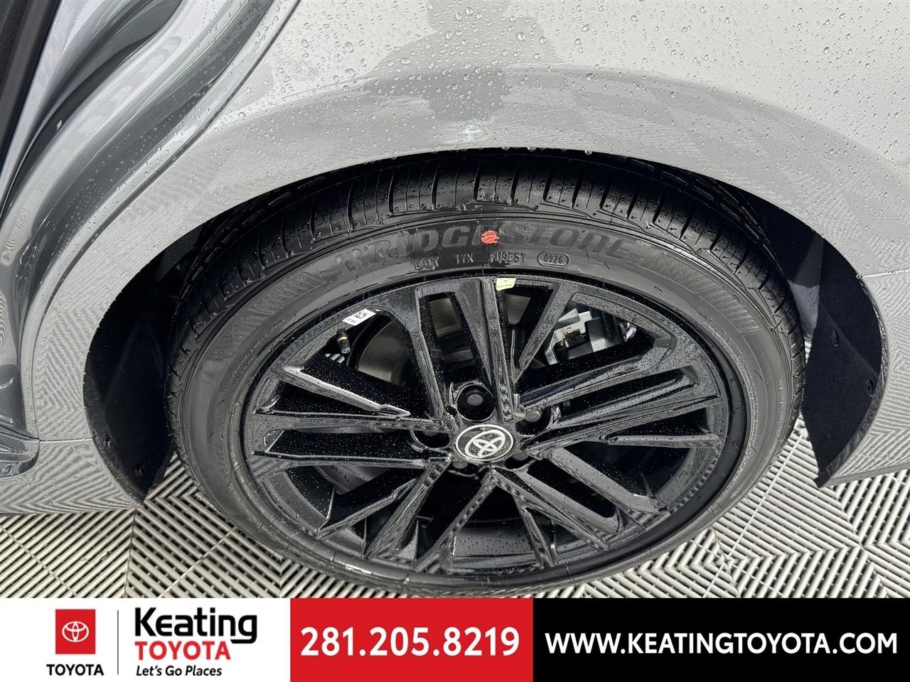 Toyota Camry Hybrid XLE 2026