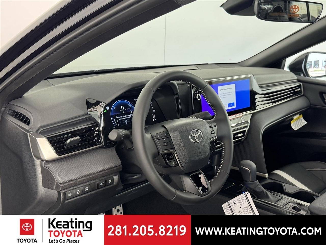 Toyota Camry Hybrid XLE 2026