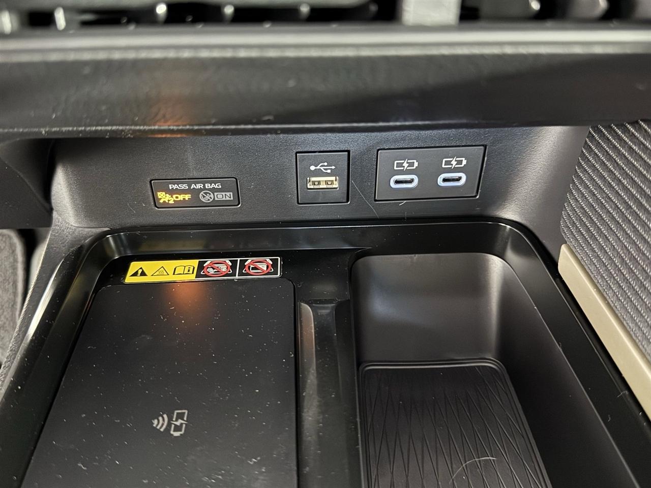 Toyota Camry Hybrid XLE 2026