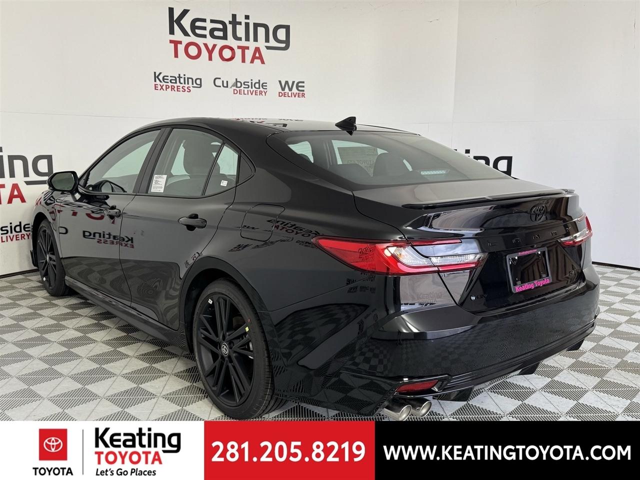 Toyota Camry Hybrid XLE 2026