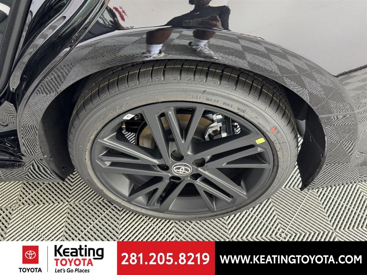 Toyota Camry Hybrid XLE 2026