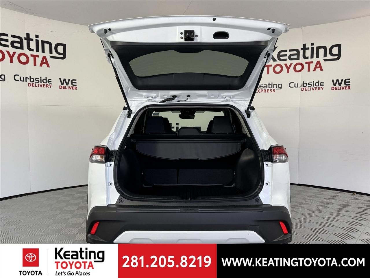 Toyota Corolla Cross LE 2026