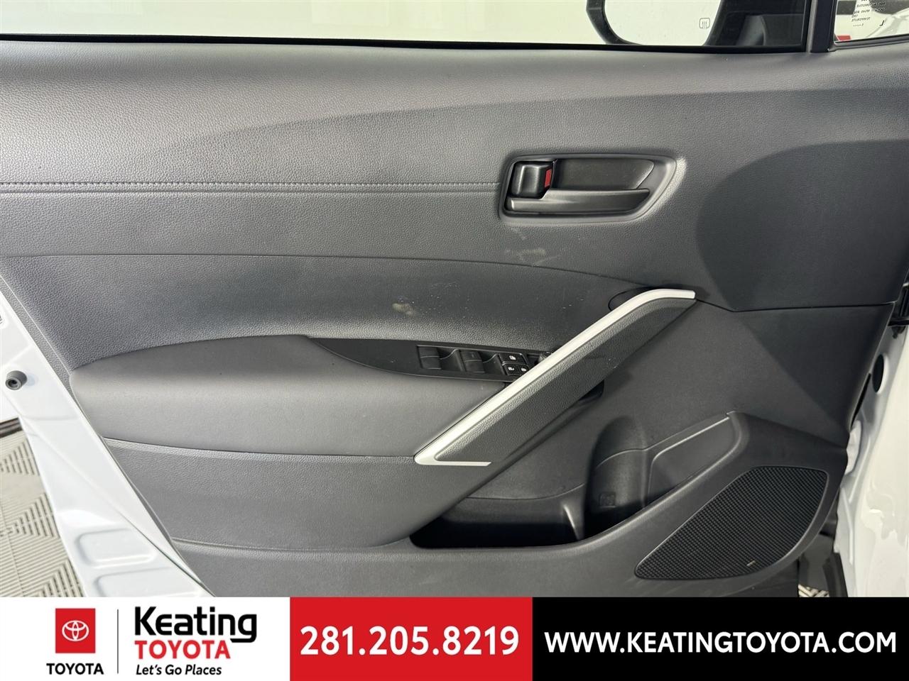 Toyota Corolla Cross LE 2026