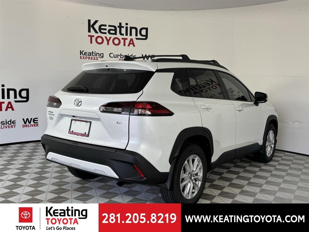 Toyota Corolla Cross LE 2026