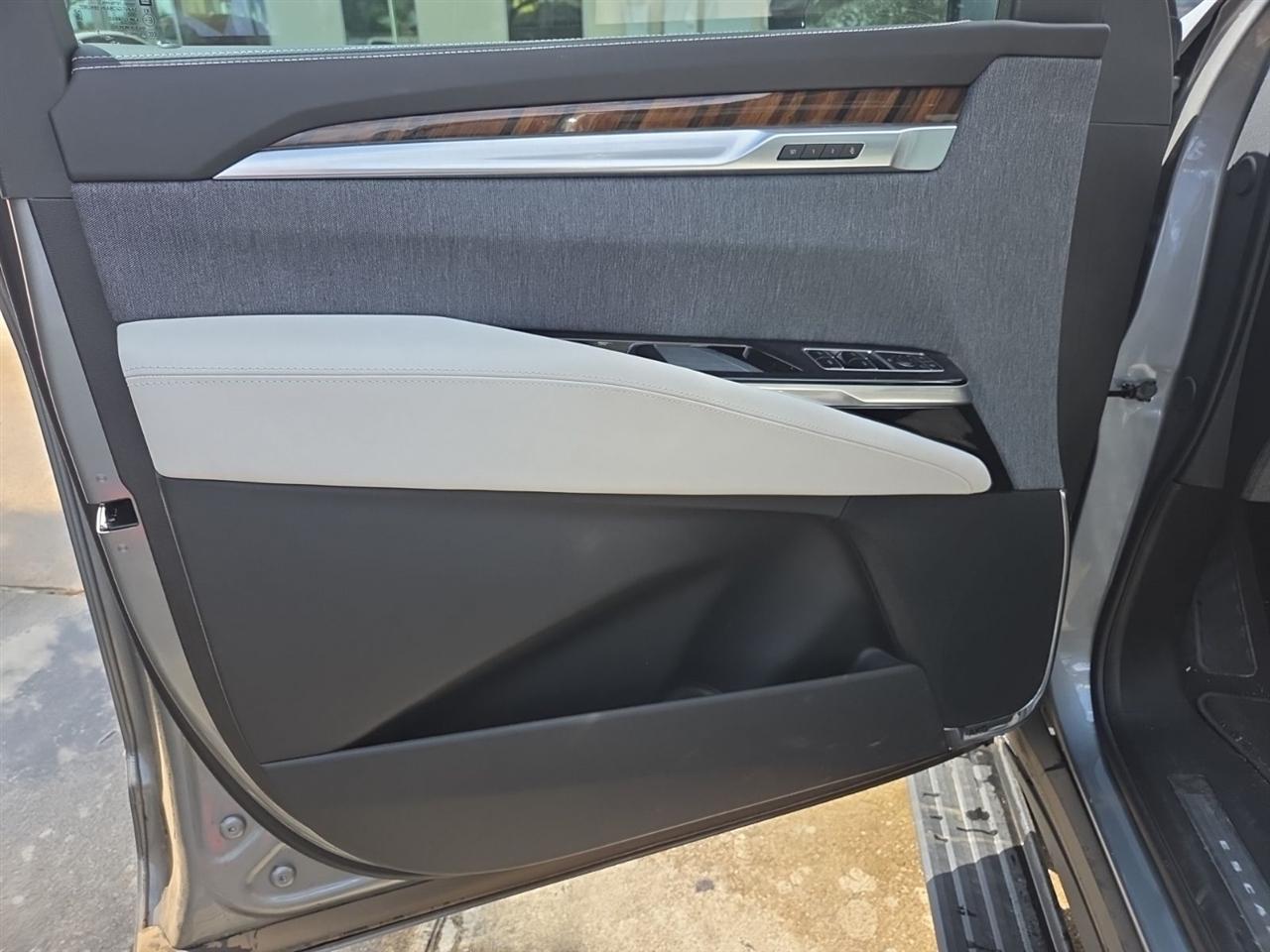 Cadillac Escalade Sport Platinum AWD 2026