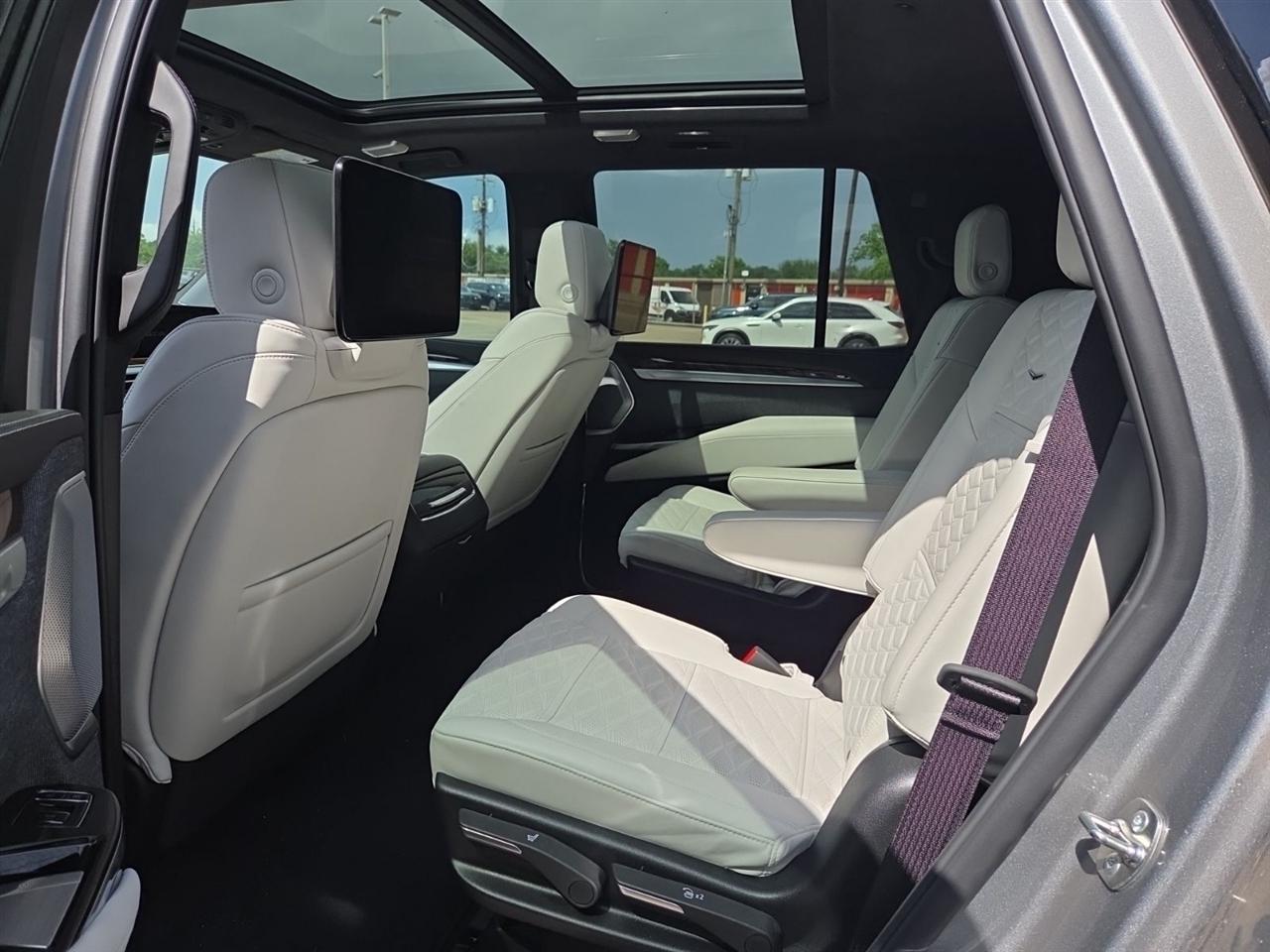 Cadillac Escalade Sport Platinum AWD 2026