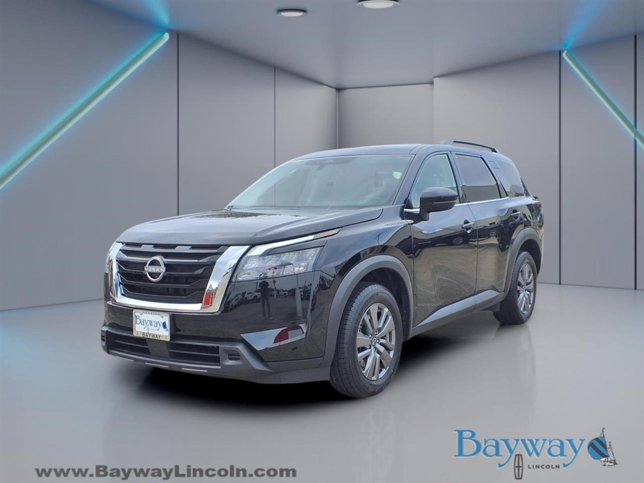 Nissan Pathfinder SV 2025