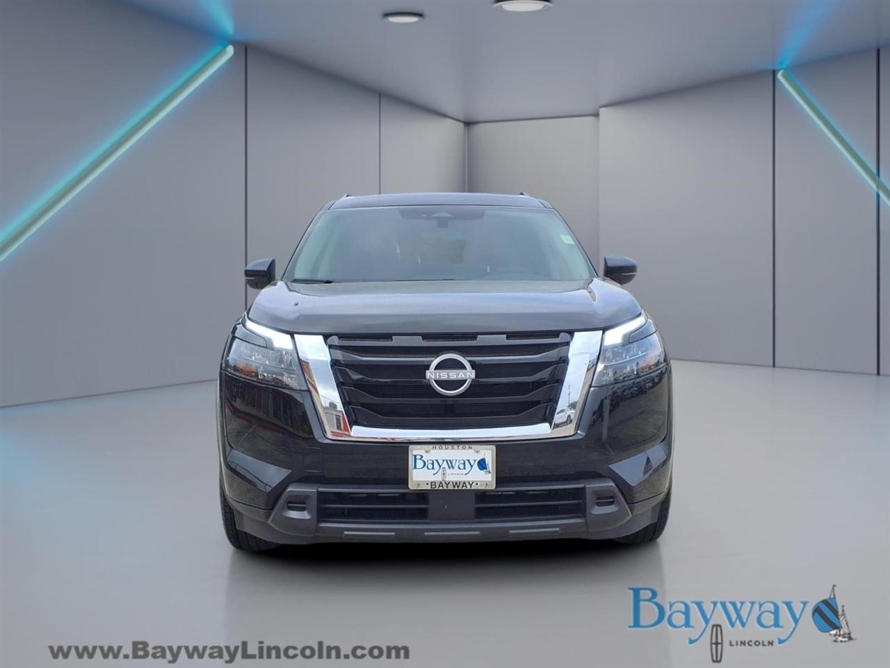 Nissan Pathfinder SV 2025