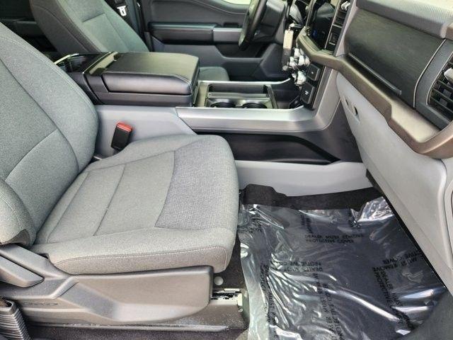 Ford F-150 XLT SuperCrew 4WD 2025