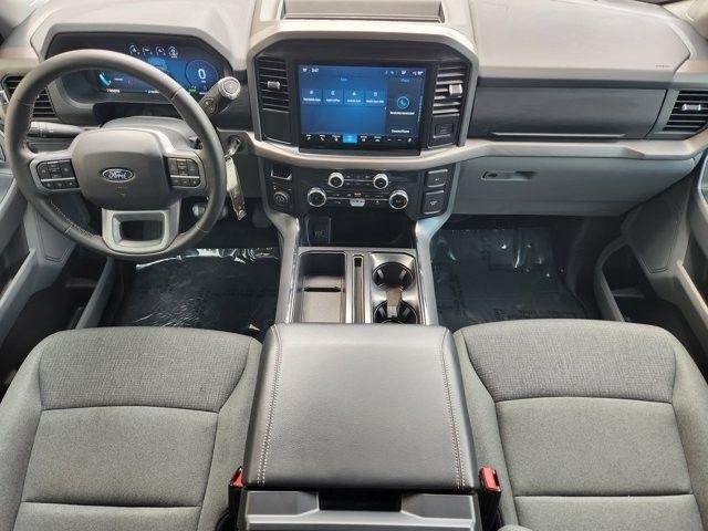 Ford F-150 XLT SuperCrew 4WD 2025