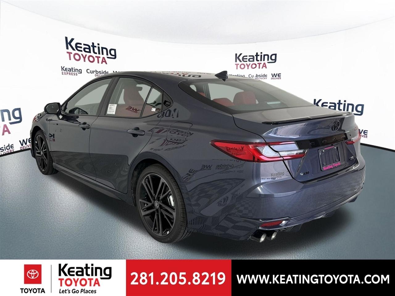 Toyota Camry Hybrid XLE 2026