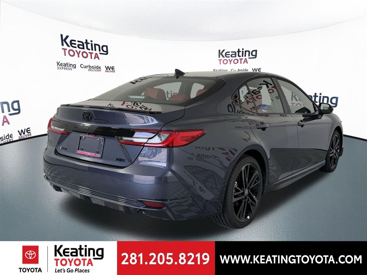 Toyota Camry Hybrid XLE 2026