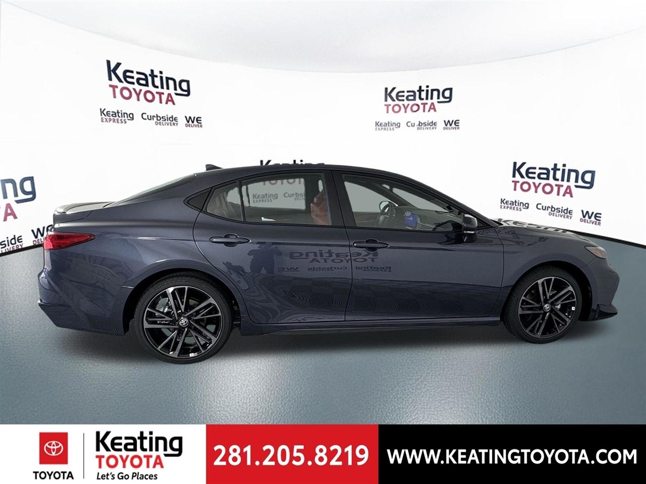 Toyota Camry Hybrid XLE 2026