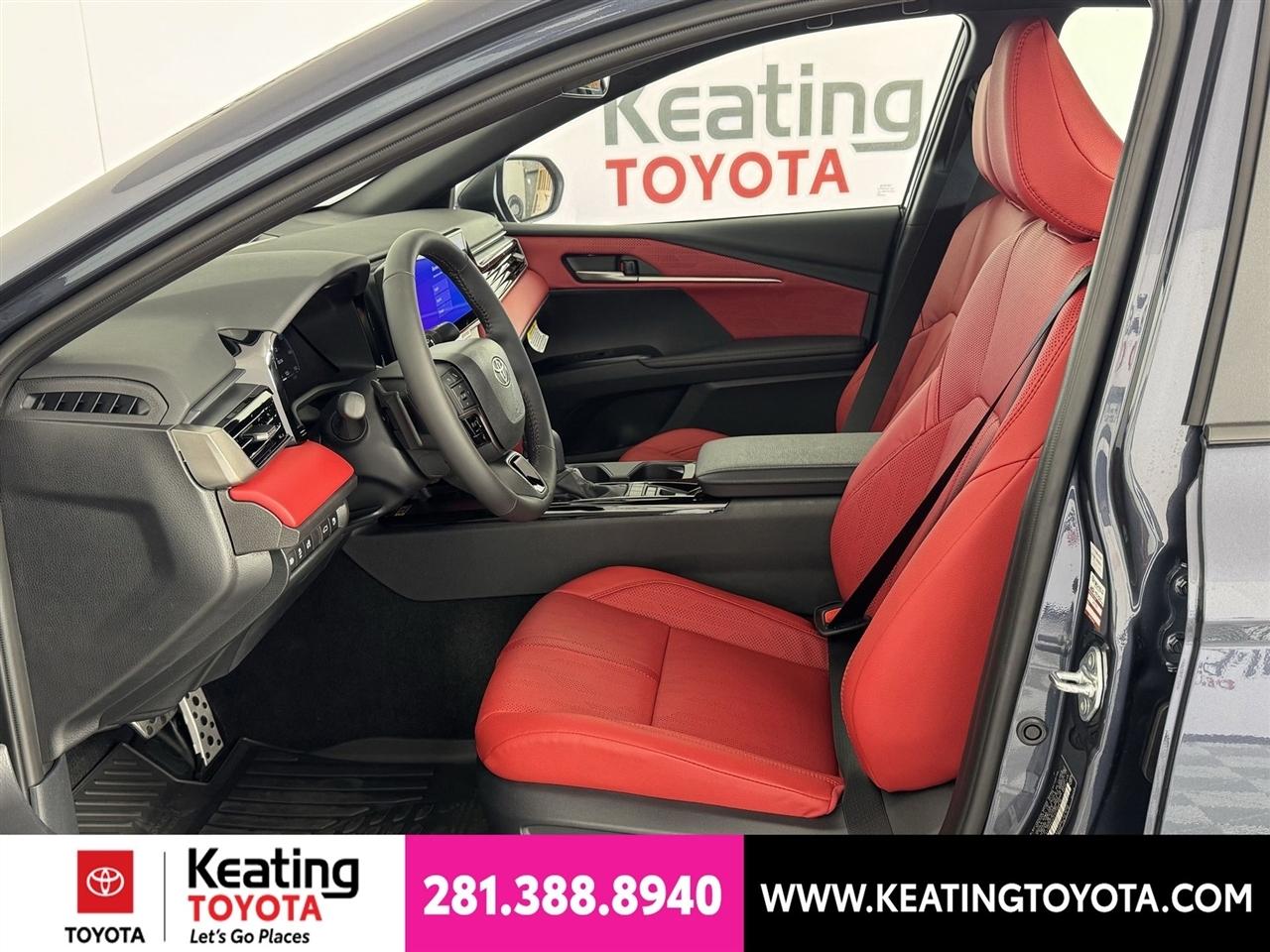 Toyota Camry Hybrid XLE 2026
