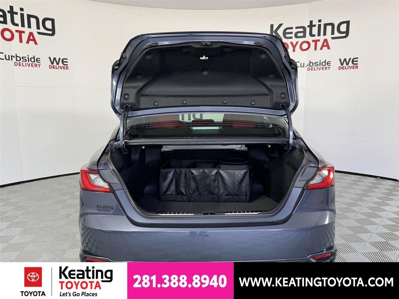 Toyota Camry Hybrid XLE 2026