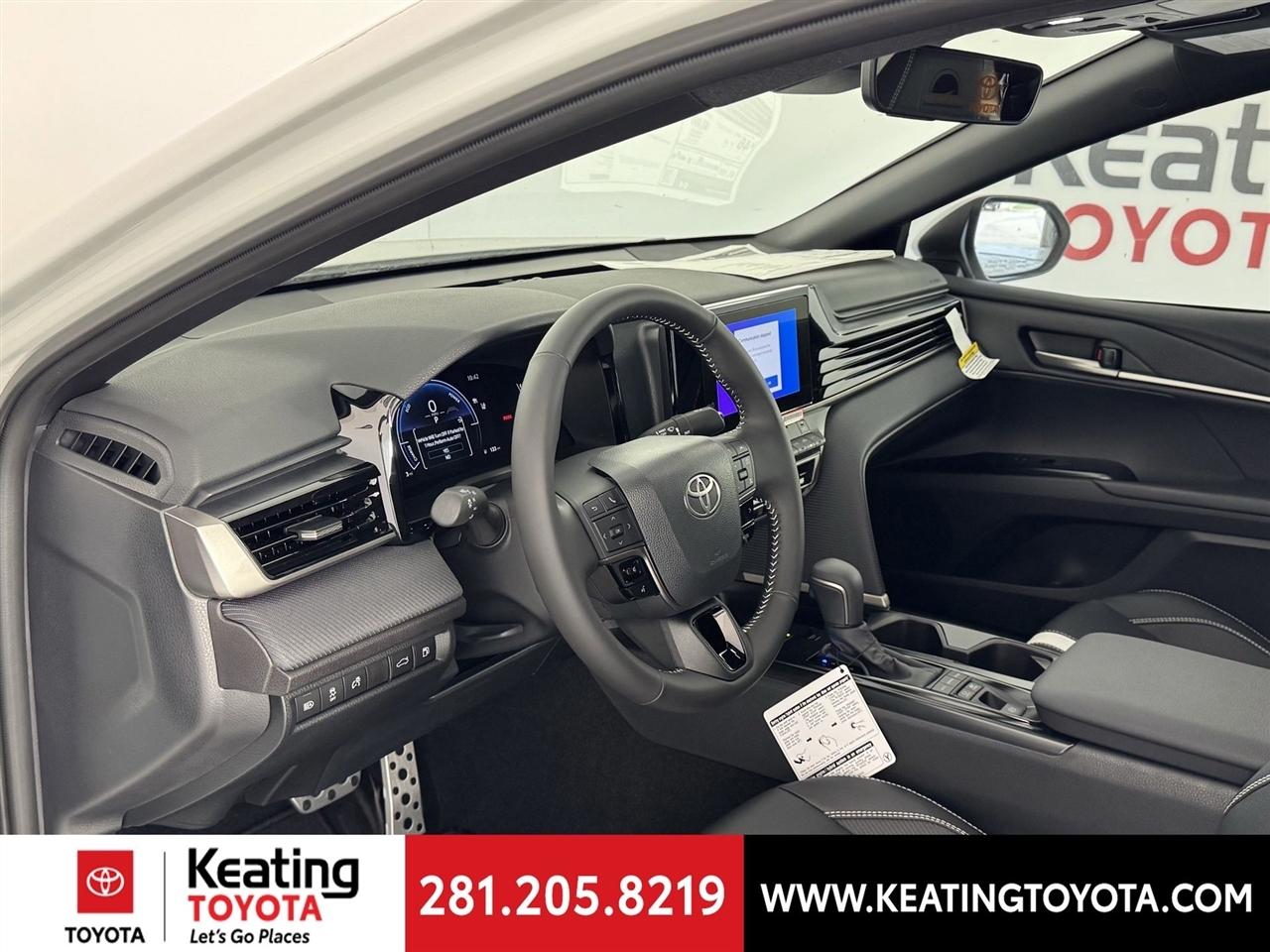 Toyota Camry Hybrid XLE 2026