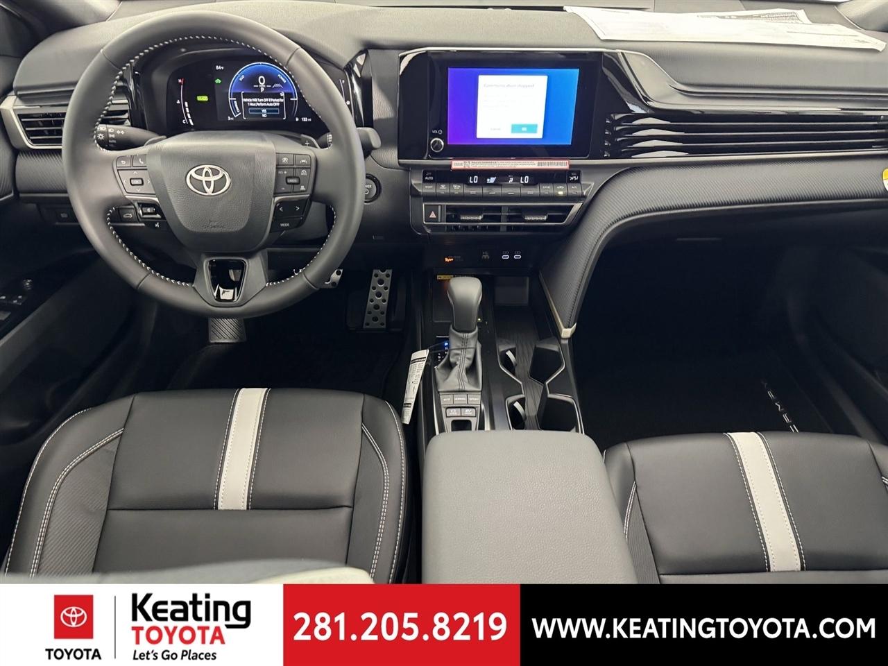 Toyota Camry Hybrid XLE 2026