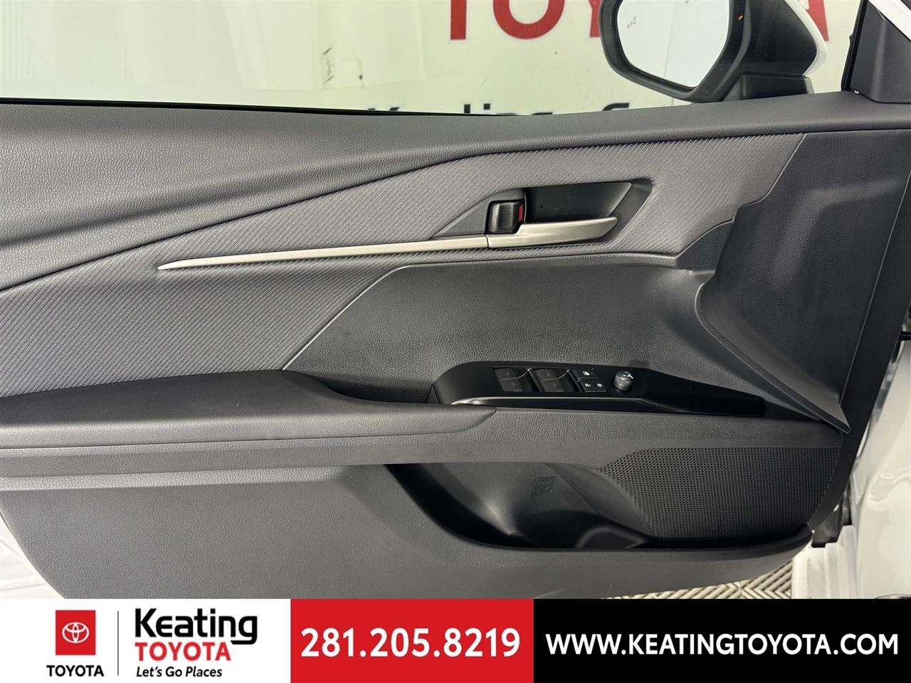 Toyota Camry Hybrid XLE 2026