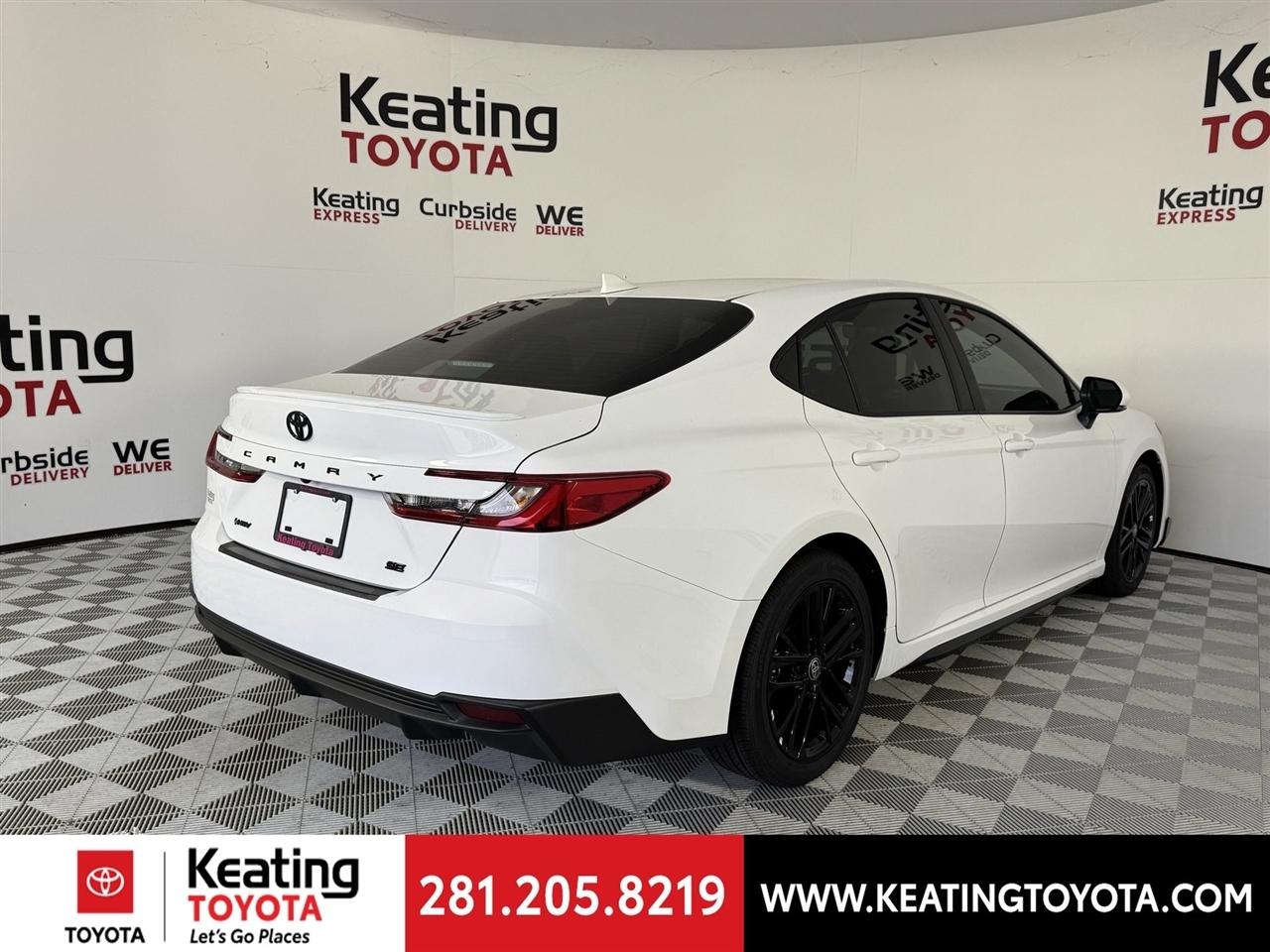 Toyota Camry Hybrid XLE 2026