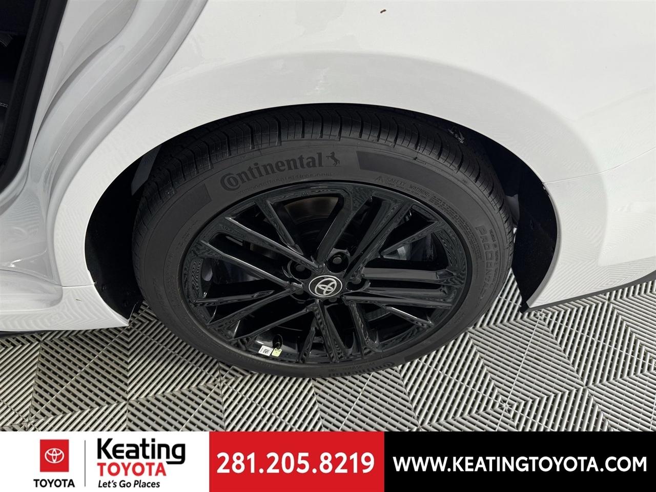 Toyota Camry Hybrid XLE 2026