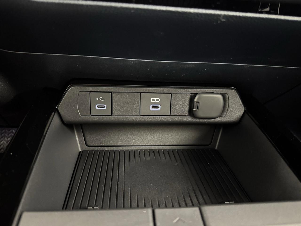 Toyota Prius Plug-In Hybrid XSE Premium 2026