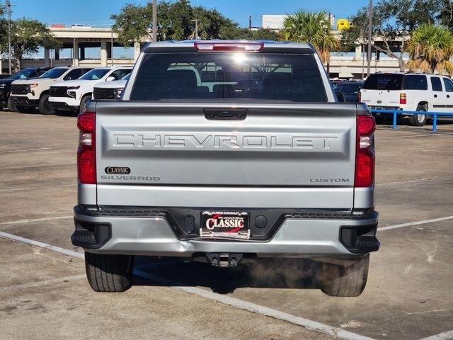 Chevrolet Silverado 1500 Custom Crew Cab 4WD 2025