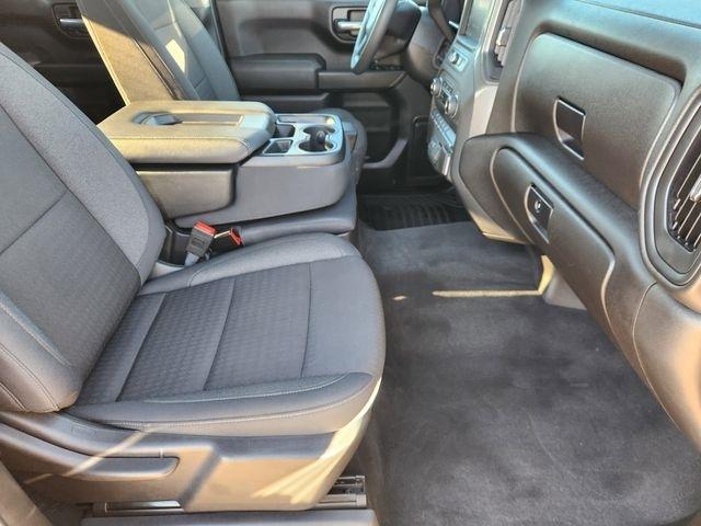 Chevrolet Silverado 1500 Custom Crew Cab 4WD 2025