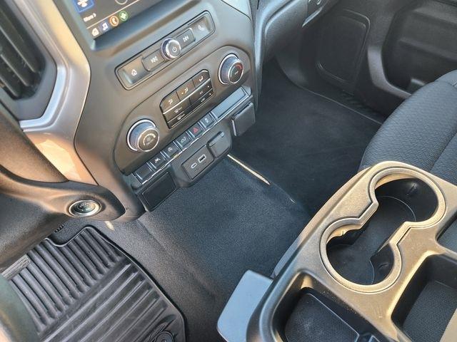 Chevrolet Silverado 1500 Custom Crew Cab 4WD 2025