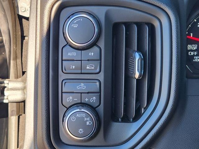 Chevrolet Silverado 1500 Custom Crew Cab 4WD 2025